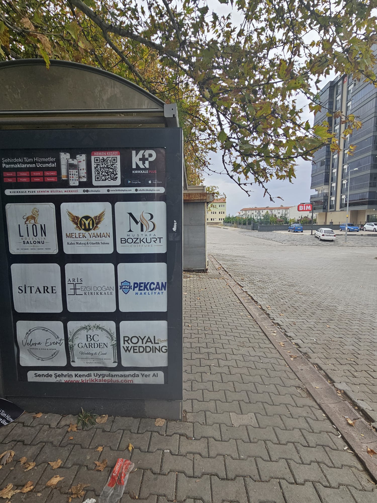 Karma 1 reklam panosu