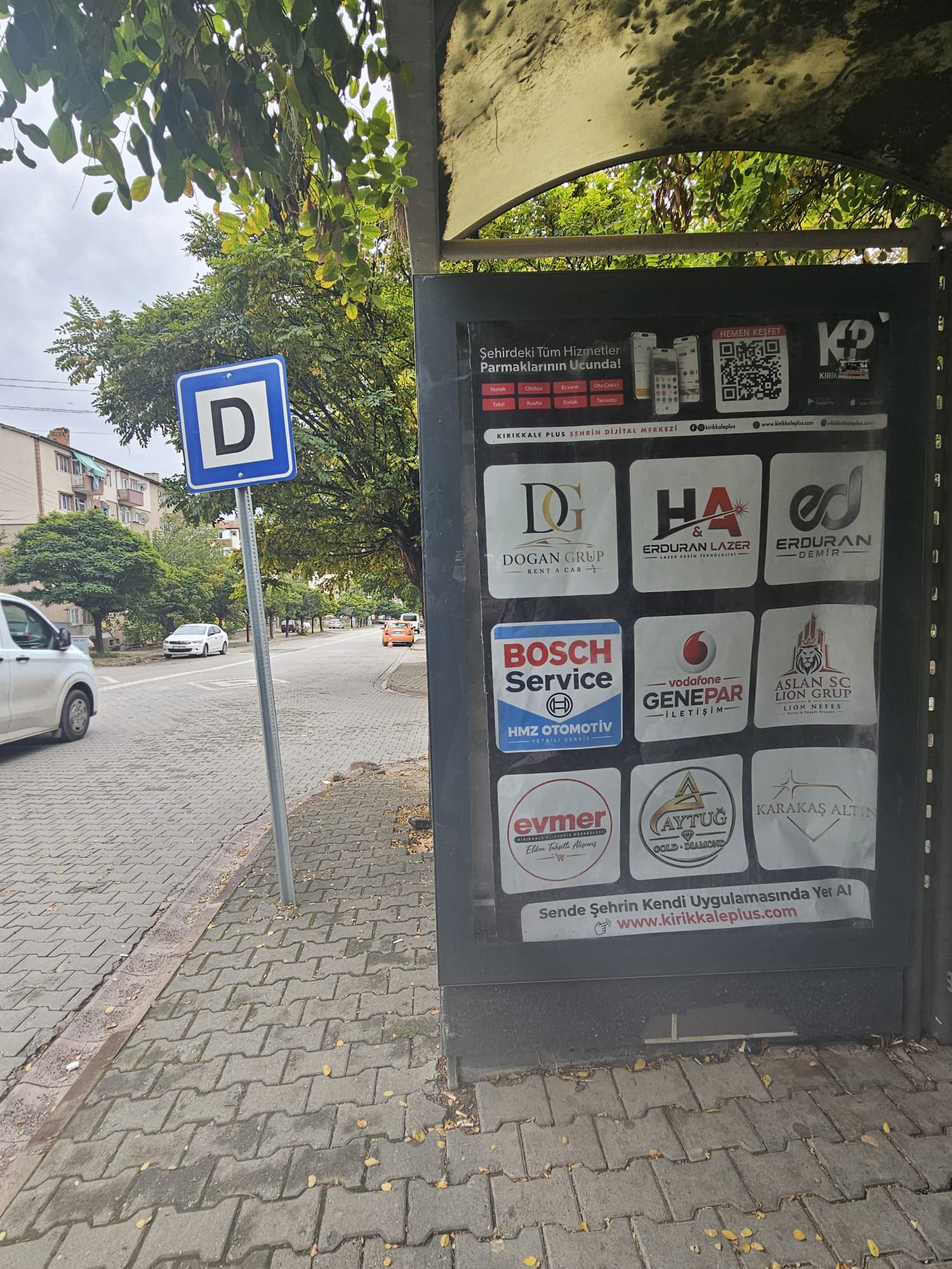 Karma 3 reklam panosu
