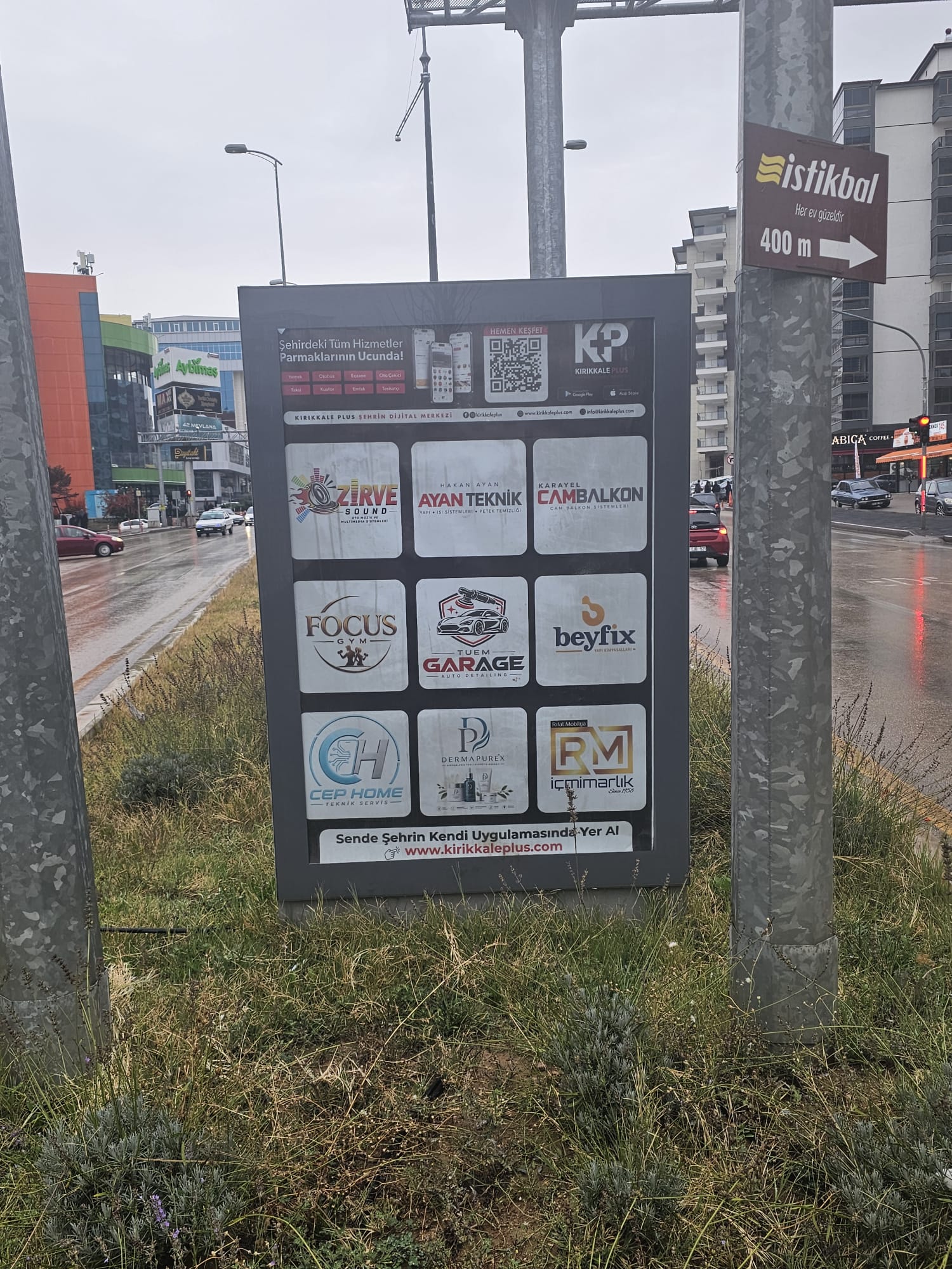 Karma 5 reklam panosu