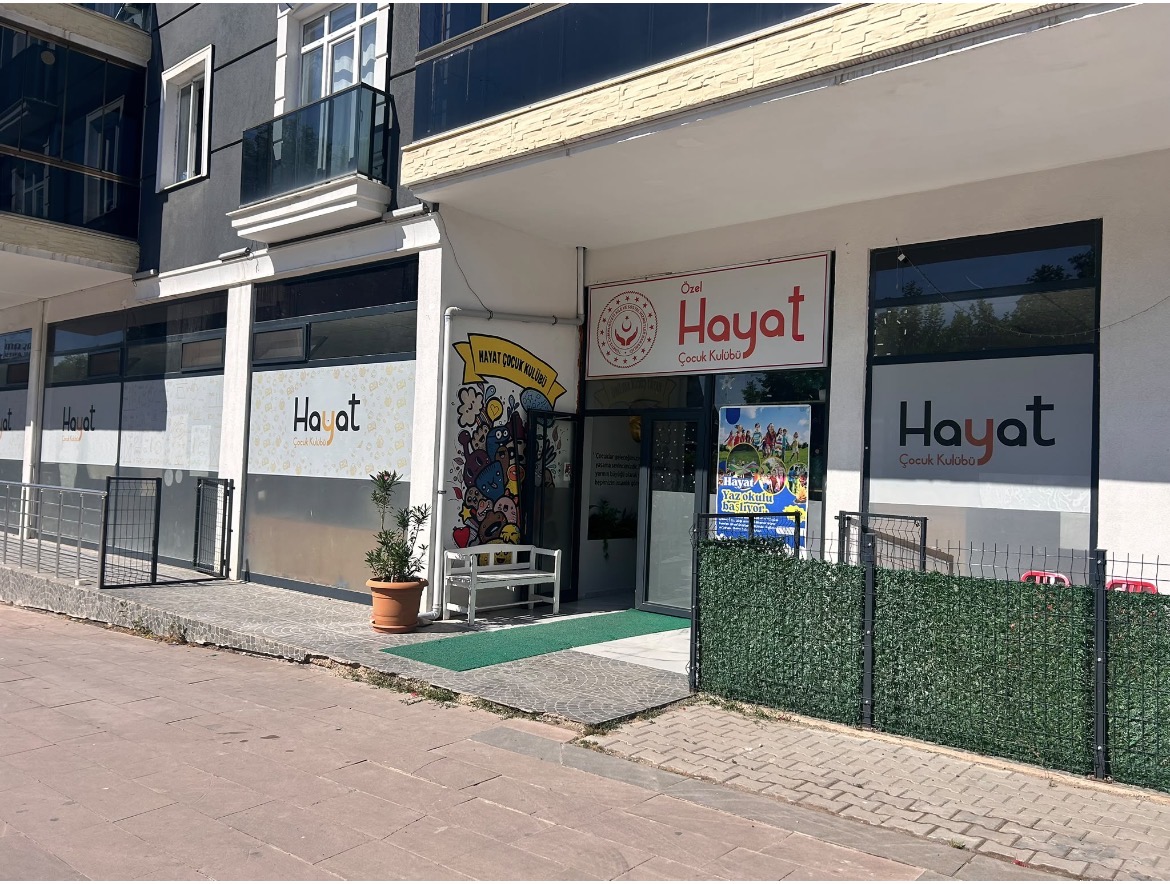 HAYAT EĞİTİM — kapak görseli
