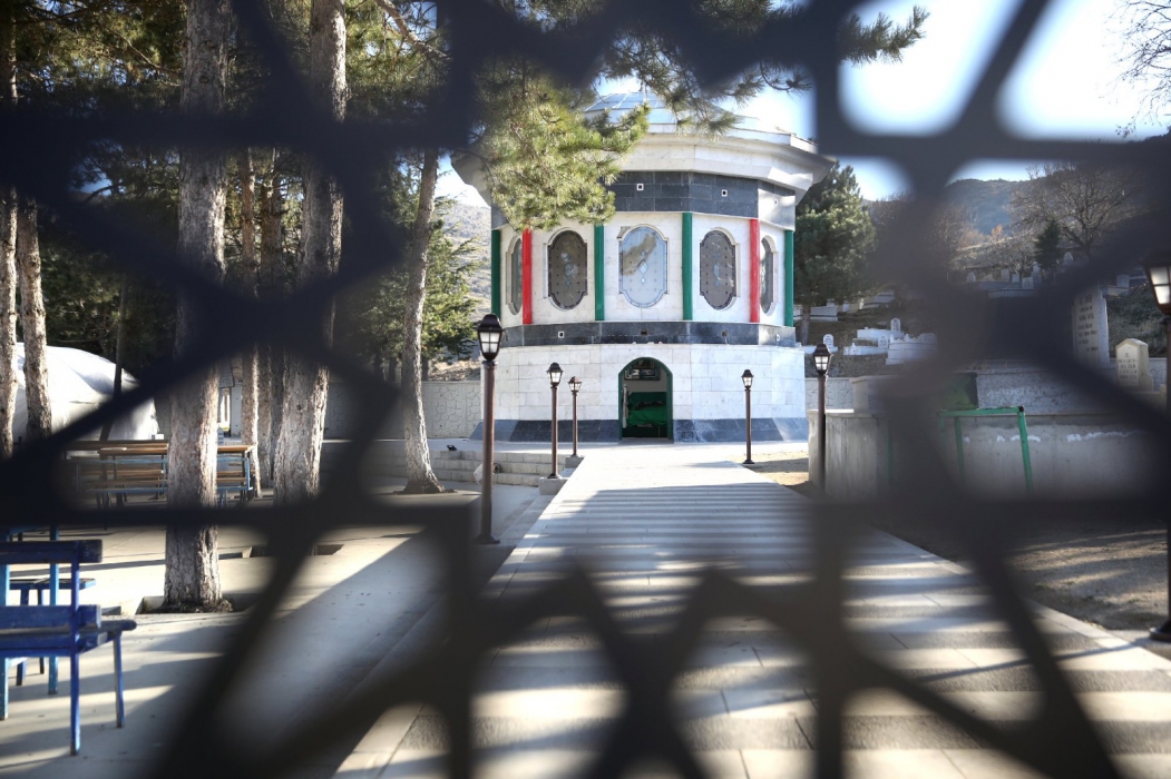 Haydar Sultan Türbesi