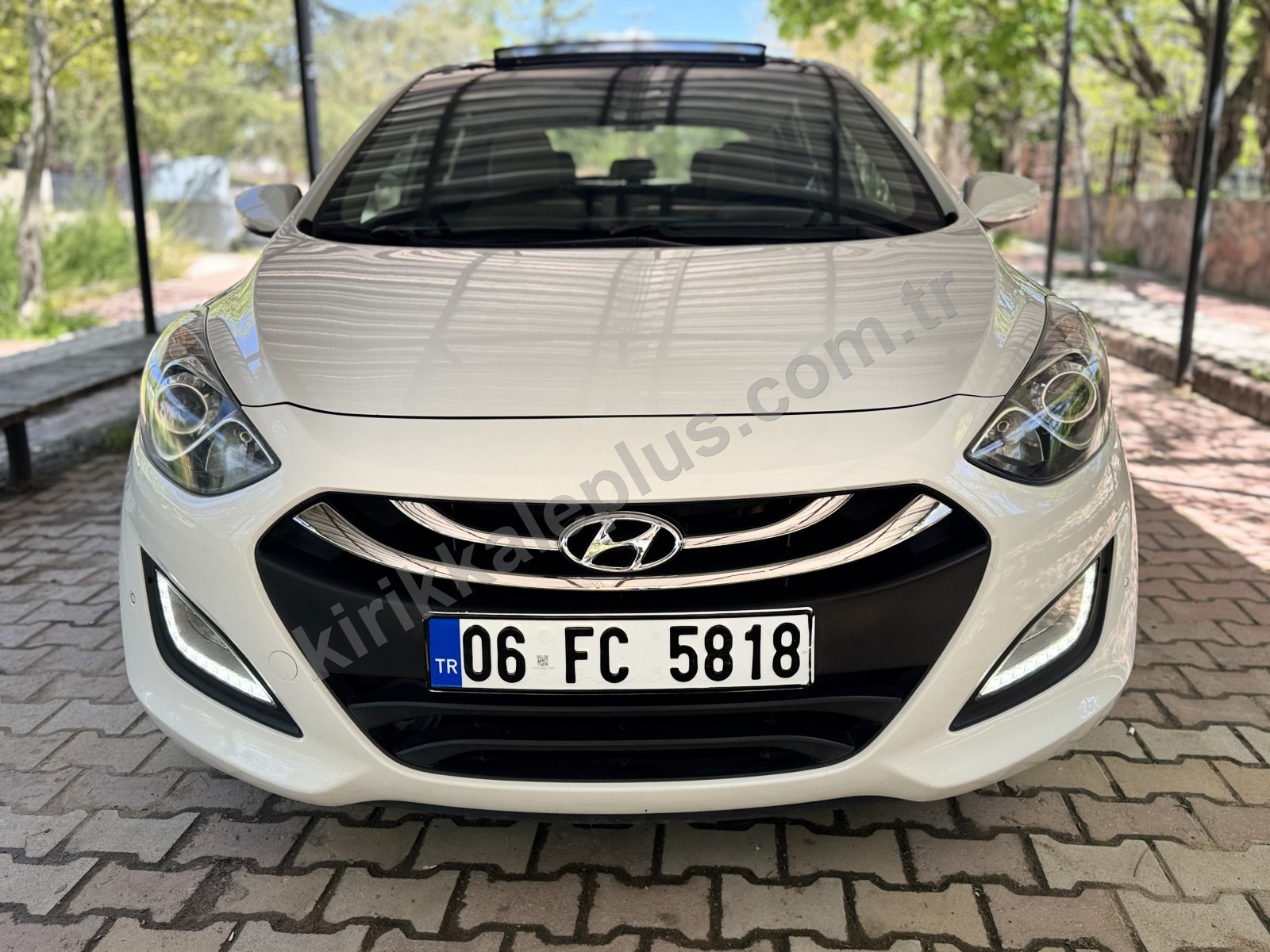 HATASIZ OTOMATİK BEYAZ CAM TAVAN İÇİ BEJ FABRİKASYON İ.30