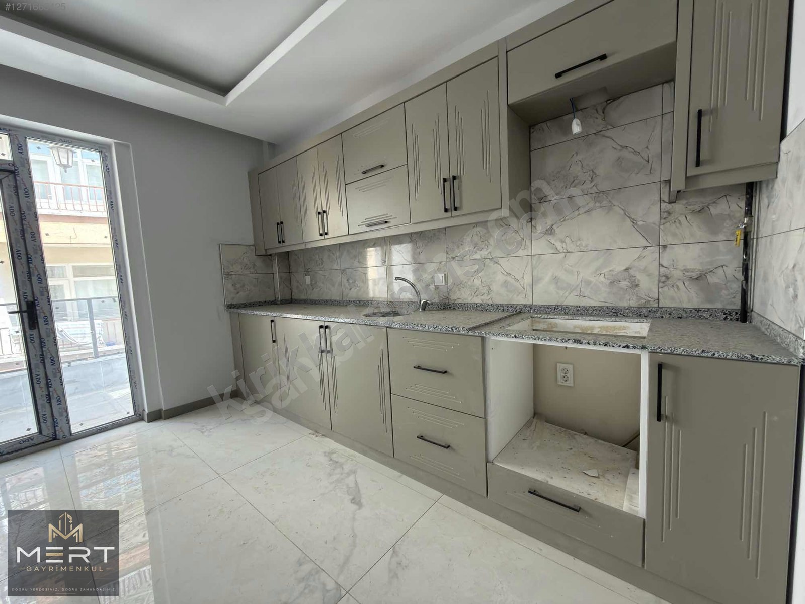 TAMAMINA KREDİLİ ATARÜK BULV. ARKASINDA ARAKAT SIFIR 3+1 * DAİRE