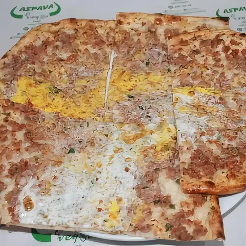 Kıymalı Yumurtalı Pide