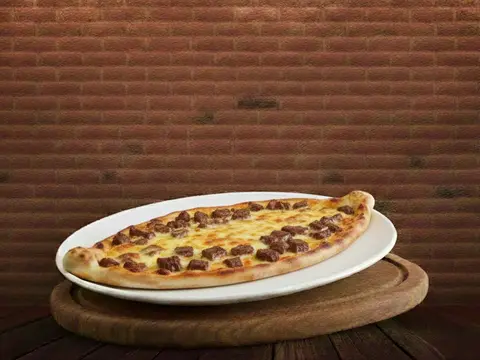 Kıymalı Kaşarlı Pide