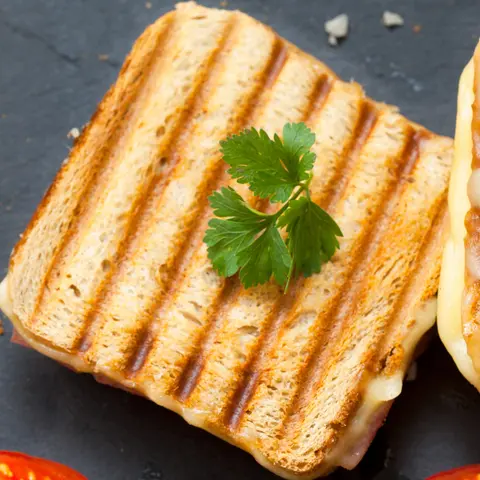 Kaşarlı Sucuklu Tost