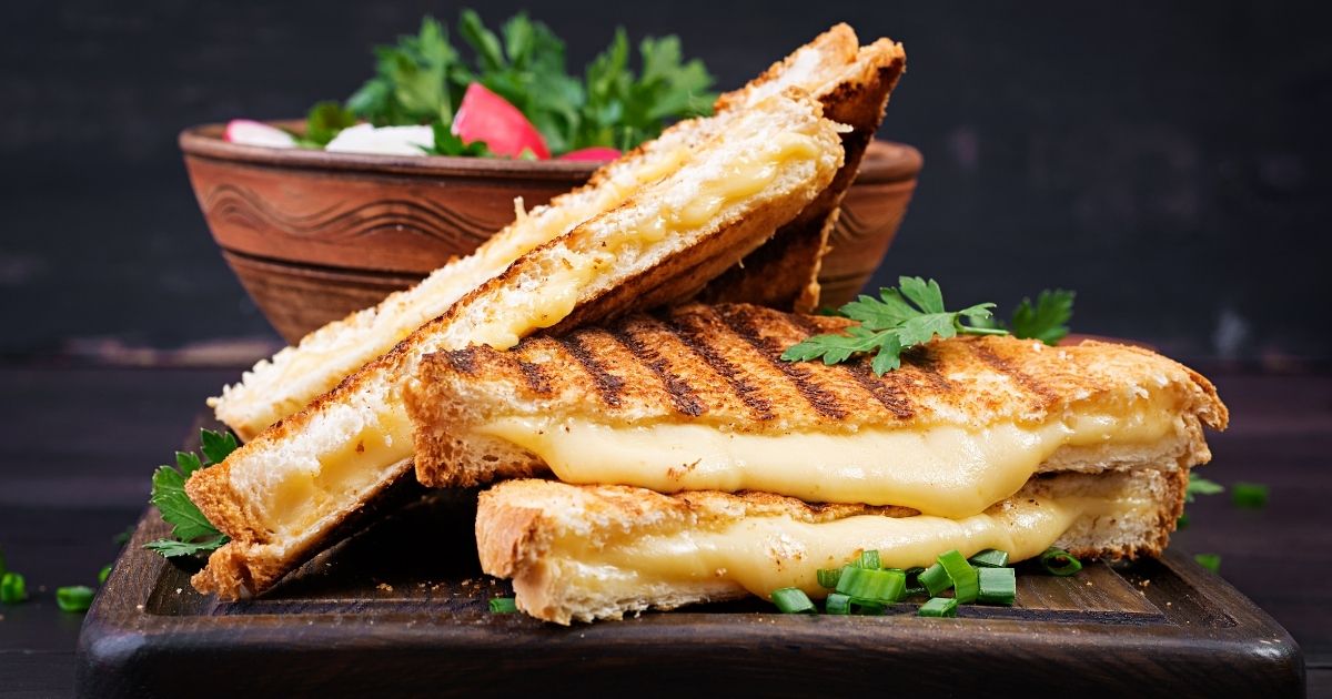 Beyaz Peynirli Tost