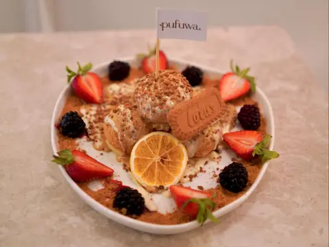 Lotus Profiterol