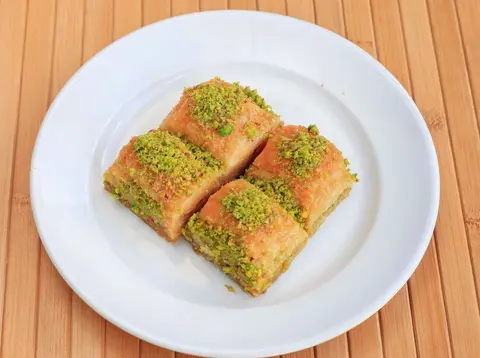 Fıstıklı Atom Baklava (1 kg.)