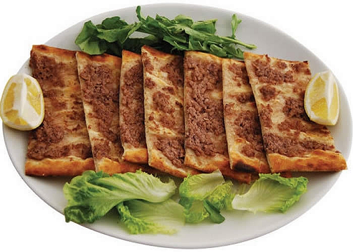 Sade kıymalı pide