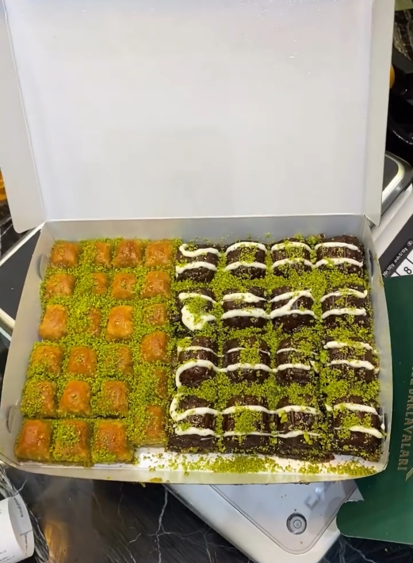Çikolatalı ve Özel (1 KG)