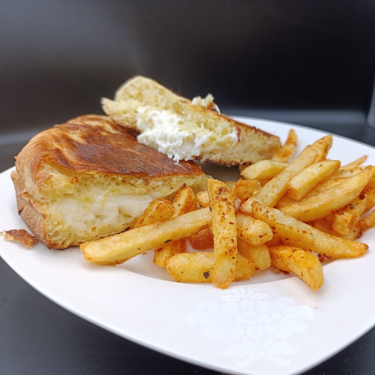Kaşarlı bazlama tost (yarım) (Double Ölçü)