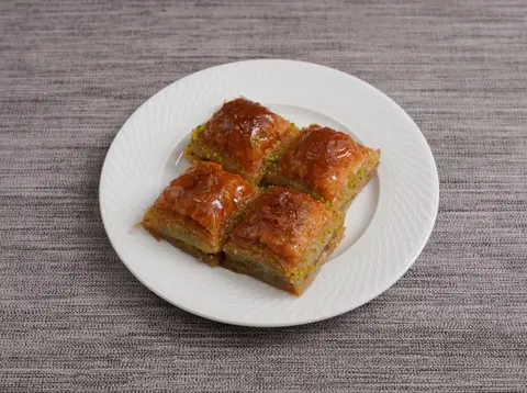 Fıstıklı Baklava (1 kg.)
