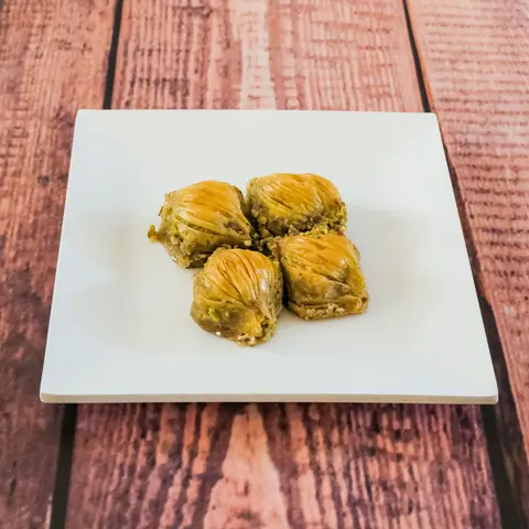 Fıstıklı Midye Baklava