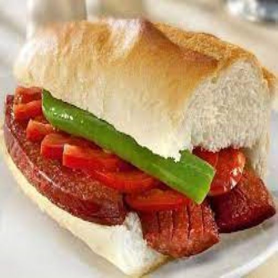 Yarım Ekmek Arası Sucuk