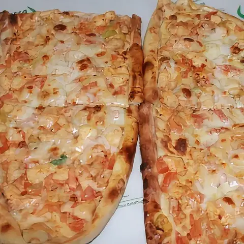 Tavuklu Kaşarlı Pide