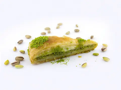 Fıstıklı Havuç Dilim Baklava (2 Adet)