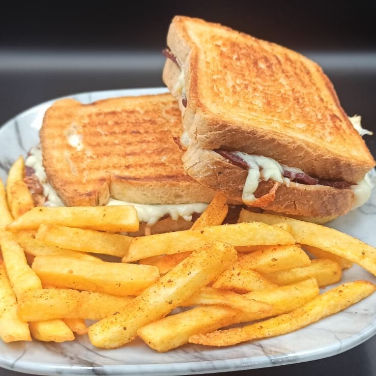 Beyaz Peynirli Tost ( 2 dilim )