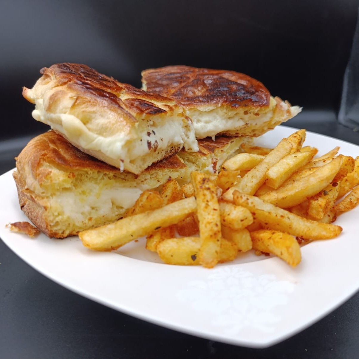 Kaşarlı Bazlama Tost (Double ölçü)