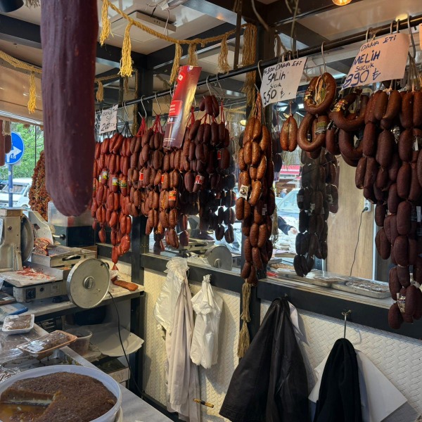 MİS SARKÜTERİ ÖZGÜR BALOĞLU