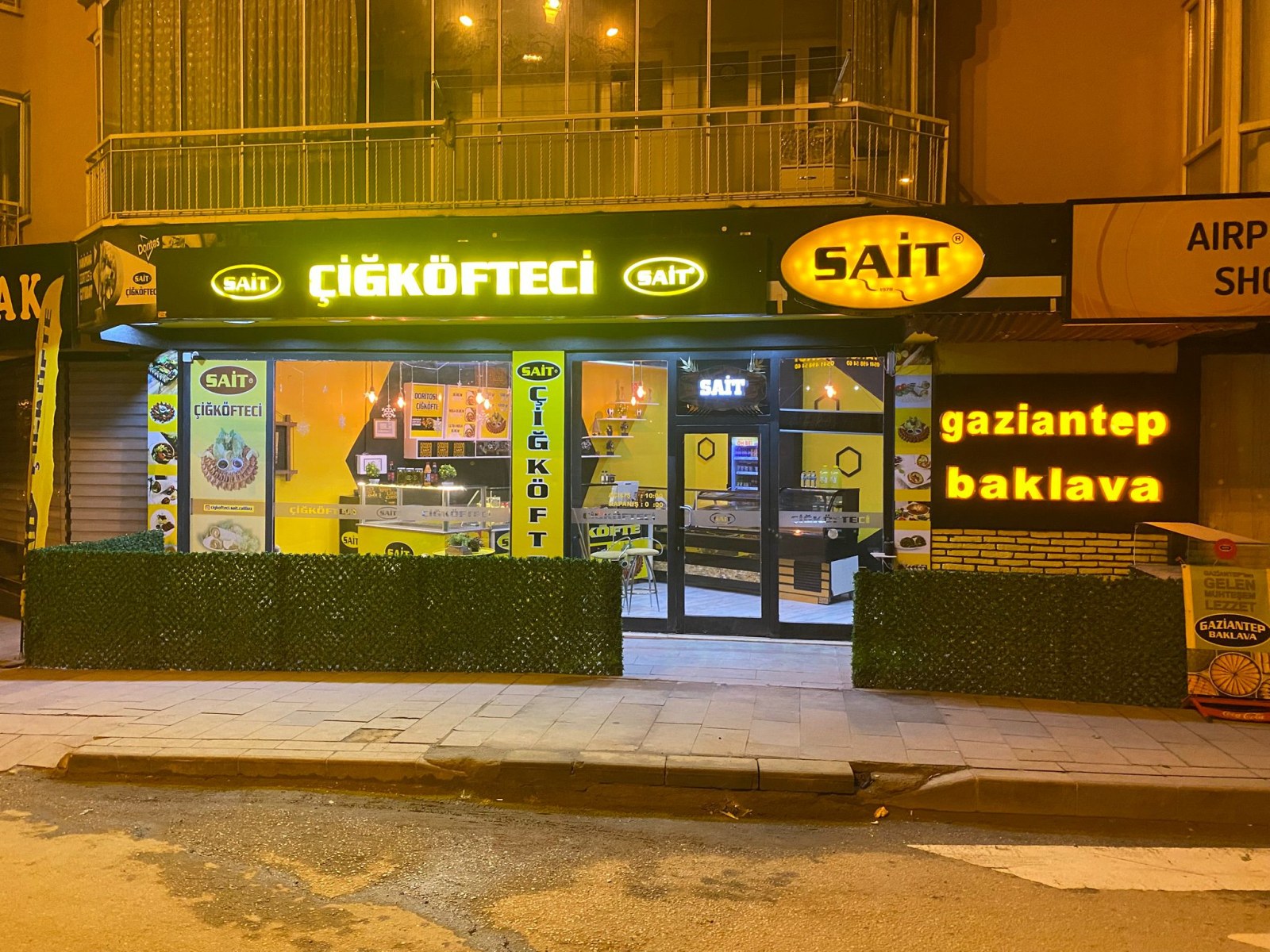 ÇİĞ KÖFTECİ SAİT &  PASTANE ÇALILIÖZ — kapak görseli